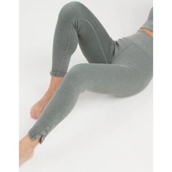 Aerie Offline Main Squeeze Seamless High Waisted Waffle Legging In Sage Green Si - Picture 1 of 11